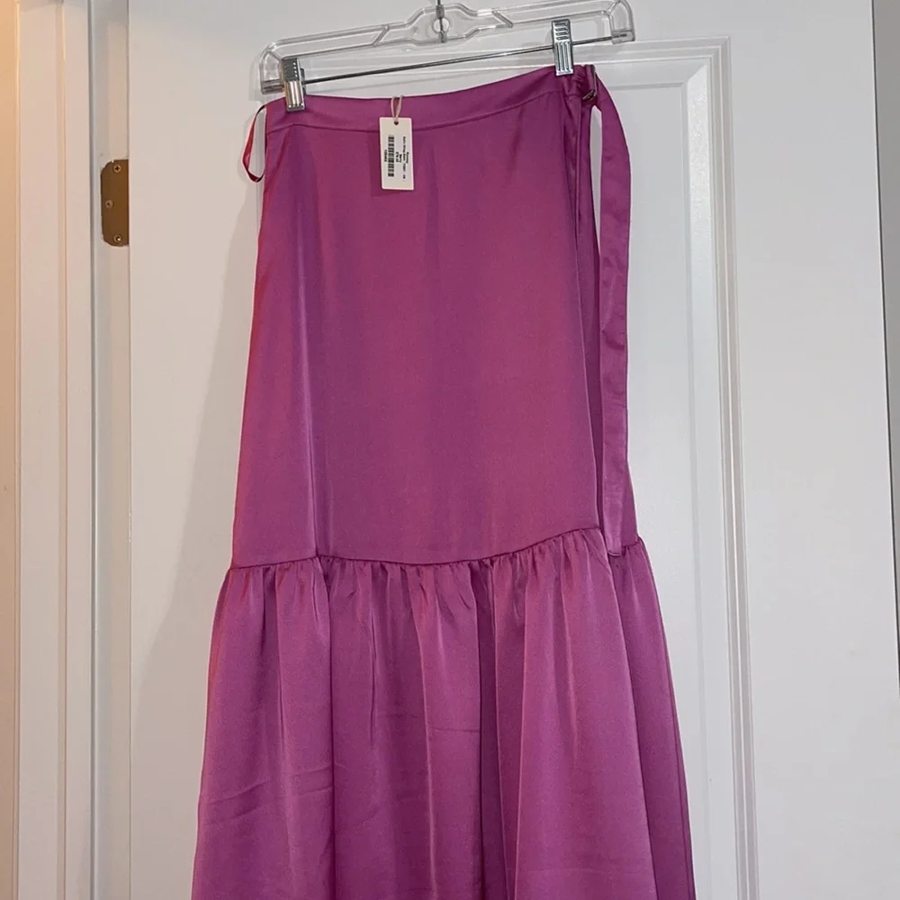 Pink wrap skirt - Picture 2 of 3